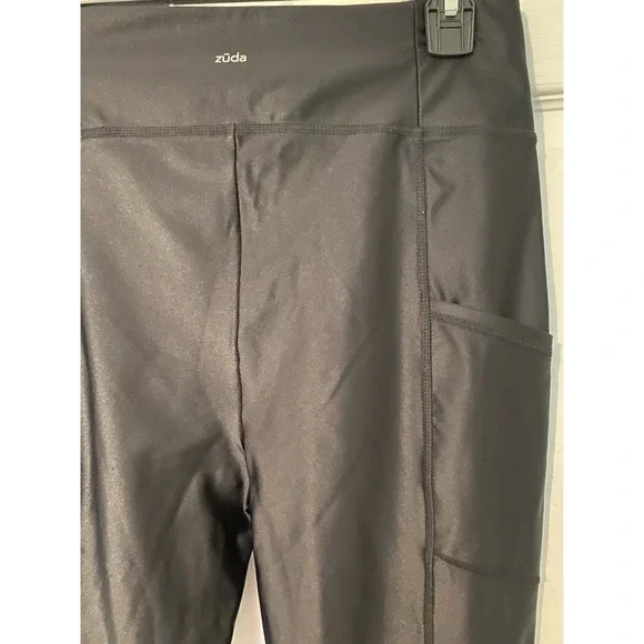 Zuda Women's Black Shiny Leggings with Cross Cross Detail Size‎ Medium - Picture 10 of 13